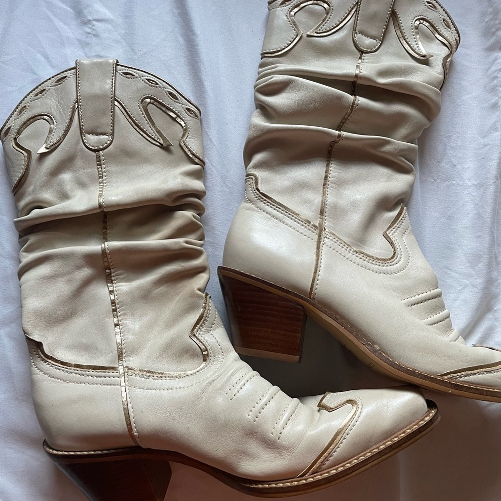 lightly worn GIANNA BINI cream and gold trimmed cowboy boots